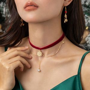 Choker Stylish Vintage Red Velvet Cropped Necklace Temperament Versatile Christmas Day Snowflake Pearl Pendant