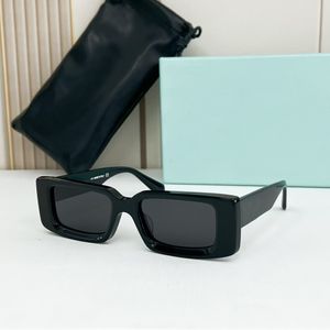 0402 Black Rectangle Solglasögon Glasögon Kvinnor Design Sonnenbrille Shades Gafas de Sol UV400 Protection Eyewea för att lösa strikta och inaktuella jobb