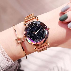 Avanadores de pulso Mulheres de luxo relógios de moda Magnet Vibrato Relógio roxo Ladies Wristwatch 2023 Starry Sky Roman Numeral Gift Watch TopWristwat