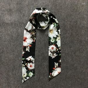 Halsdukar av olika blommor trycker silkescarf för kvinnor foulard mode damer 9 160 cm väska halsdukar huvuddukar