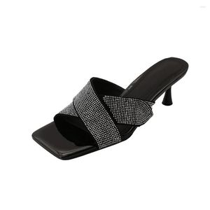 Sandaler Lady Sexig öppen tå slingbacks Crystal Rhinestone Heel Summer Women Cross Strap Traps Square Thin High High