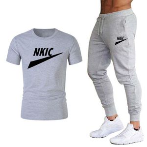 Zestawy mody męskiej letni markowy dres strój do fitnessu szybkoschnący krótki rękaw długie spodnie męskie O-Neck jednolita odzież sportowa dwuczęściowy