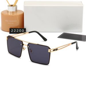 2023 Designer Classic Sunglass Mens UV400 Lentes quadradas polarizadas Cartas de hardware Top Viagem 1pcs Vintage Moda Moda Os óculos de sol Girlyewear Sun Glasses