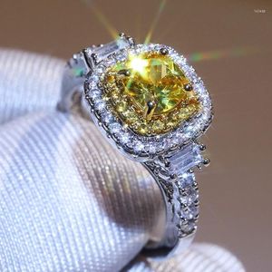 Fedi nuziali Anello di fidanzamento con zirconi quadrati da sposa alla moda Anello di fidanzamento femminile di lusso con pietra di cristallo giallo Colore argento vintage per le donne