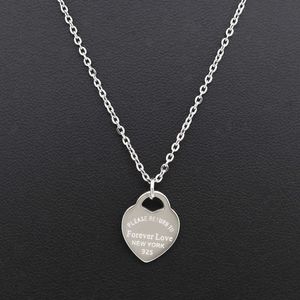 Pendant Necklaces Fashion Luxury Famous Brand Love Necklace Women paragraph clavicle Necklace Gold Peach Heart Pendant Necklace Fine Jewelry G221214