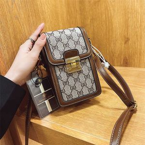 2023 Purses Clearance Outlet Online Sale Ny Flip Mobile Fashion Shoulder Messenger m￥ngsidig bokstav Sm￥ fyrkantig v￤ska