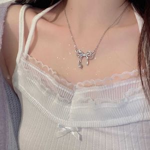 Korean Crystal Bowknot Pendant Necklaces For Women Cute Shiny Bow Clavicle Choker Necklace Sliver Chains Fashion Jewelry Gifts 0206