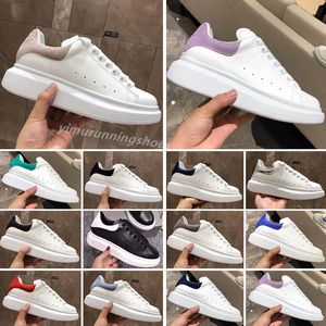 Designer Kvinna Sko Läder Snörning Män Mode Plattform Oversized sneakers Vita Svarta herr dam Lyx sammet mocka Fritidsskor Chaussures de Espadrilles Y6