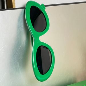 Óculos de sol de olho de gato cinza verde para mulheres pequenas cateye shape moldura tons de sol externo UV400 óculos de proteção com caixa