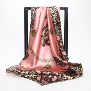 Шарфы Hijab Head Scarf Women Fashion Leopard Chain Print Satin Square Осень Осень ИНДИНАЯ шелковые платцы с фокуль