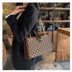 2023 Purses Clearance Outlet Online Sale New Women's Fashion Elegant Pendlare stor kapacitet handv￤ska vattent￤t blixtl￥s axelv￤ska