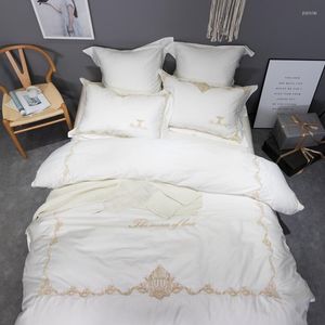 寝具セット豪華なエジプトのコットン刺繍屋料理人ホワイトレッドベッドリネン布団カバーシート枕カバー/ベッドセット