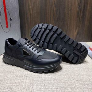 2023 Erkekler Sıradan Şık Prax 1 Spor Sneakers Ayakkabıları Yeniden Dönen fırçalanmış Deri Erkekler Örme Kumaş Koşucu Mesh Runner Trainers Man Sports Dış Mekan Yürüyüş EU38-46