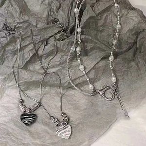 S Big Glass Heart Wiselant Puff Charm Naszyjnik z czarnym skórzanym długim kołnierzem Choker 0206