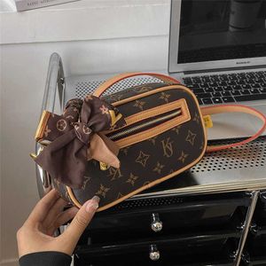 2023 Purses Clearance Outlet Online Sale Old-Style Shoulder Women's Cross-Body Fashionable and Versatile Western-Style Scarf Camera Bag Batch