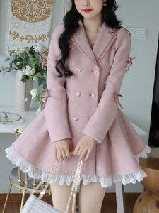 Vestidos casuais Warm Winter Pink Pink doce Mulheres elegantes renda de estilo coreano Mini fêmea de manga longa France vintage Capacão fofo 230207
