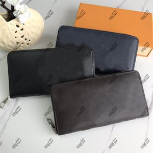 Luxurys Designers Bags 600 carteiras de gravação 17 necessidades para sair do bolso com zíper com 3 bolsos planos270r