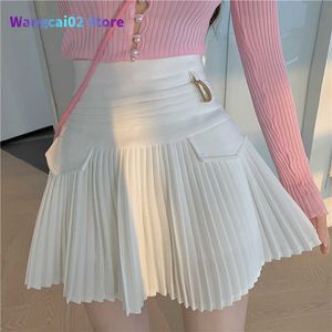 Etekler Siyah Pileli Etekler Kadın Yüksek Bel Mini Etek Metal Mektup D Tasarım A-Line Clubwear Kore Seksi Sokak Giyim Gösterisi Z325 020723H