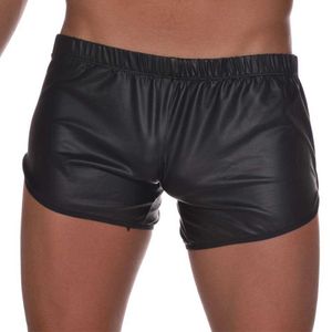 Herrshorts faux läder män svart sexiga täta byxor med ryggficka avslappnade manliga modekläder fitness gym sport tunna byxor y2302