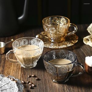 Tazze Piattini Nordic Vintage Relief Flower Pattern Tazze da caffè Acqua condensata Cafe Tea Milk CupGlass Cup Saucer Suit Set Tazas De