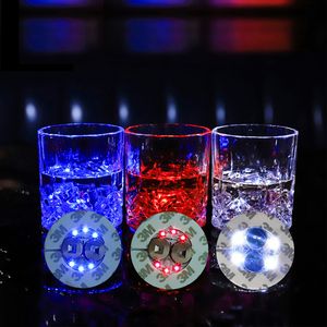 Glow LED Sottobicchieri Illuminazione 6 LED Adesivi 3M Luce per bottiglia Luci lampeggianti Natale Natale per discoteca Bar Decorazioni per vasi per feste Vino usalight