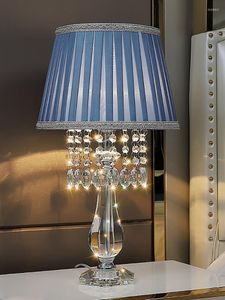 Lampade da tavolo Moda moderna Lampada di cristallo Camera da letto Comodino Soggiorno Lusso Caldo Matrimonio romantico Blu americano
