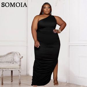 Kleider in Übergröße SOMOIA XL-5XL Plus Size Damenbekleidung Eleganter seitlicher Schulterschlitz Einfarbig Sexy Mode Enges Kleid Großhandel Drop 230207