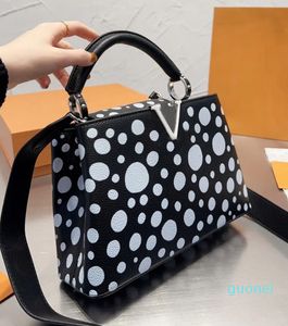 2023 Designer Bag Fashion Vintage Polka Dot Print Pattern Tote Womens Borsa a spalla singola multicolore di grande capacità