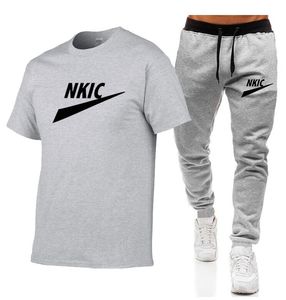 Summer Mens Brand Logo Tracksuit Casual Sport Suit T-shirt 2-stycken Set Overdimensionerad sportkläder andningsbara o-hals gata kläder