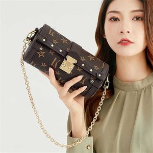 Tasarımcı Çanta Mağazası% 60 İndirim Tasarımcı Lüks Kadınlar Göğüs Yüksek Kaliteli Crossbody s Kadın Moda Zinciri Çanta Hobos Haberci Çantası Muz Kemer Çanta