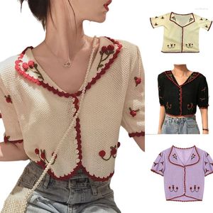 Frauen T-Shirts Frauen Sommer Puff Kurzarm Strick Ernte Top Strickjacken Vintage Revers V-Neck Button Down Pullover Kirschsticke Kontrast