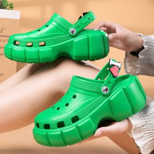 Pantofole Hot Fashion Cute Summer Women Platform Sandali Outdoor Hole Shoes Slides Casual Garden Ladies Beach Y2302