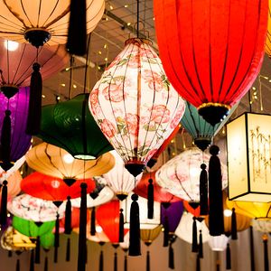 Andra evenemangsfestleveranser 1214Inch Retro Chinese Floral Pattern Silk Lantern Vietnam Midautumn Oriental S Festival Decor 230206