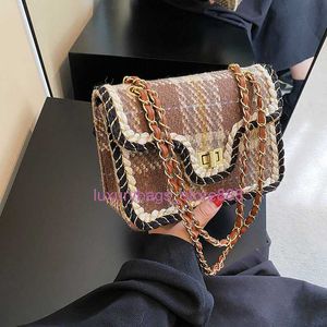 Negozio Borsa con sconto del 95% sulla liquidazione Borsa autunno e inverno all'ingrosso Plaid Nuovo 2023 Borsa a tracolla per ragazza Texture Piccola fragranza Una spalla Marea quadrata