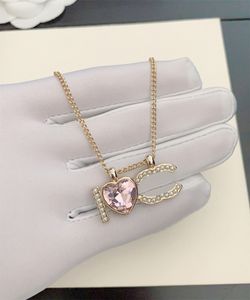 Designer Woman Wedding Jewelrys Neckalce Brass Gold Pink Diamond Love Luxury Western Womens Collane di buona qualità Match Clothes