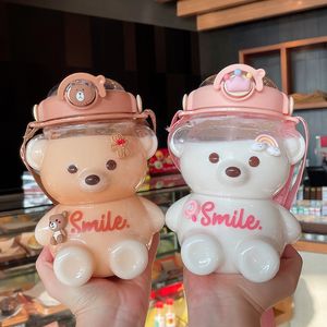 Tumblers 1000ml1400ml Kawaii Bear Kettle Straw Cup Summer سعة كبيرة من البلاستيك القش شرب كوب لطيف الأطفال زجاجة ماء 230206