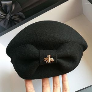 Berets Bowknot Beret Autumn Winter Wool Fashion Top Hat Ladies Warm Brand Designer Metal Bee Black Cap For Women 2023 Gifts