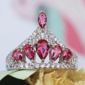 Pierścionki ślubne puste korona fioletowa kształt kwiatowy pierścień dla kobiet mikro-inkruknięty symulacja biżuteria z cyrkonem
