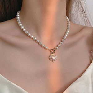 Pendant s Luxury Designer Elegant Pearl Beads For Women Ladies Fashion Rhinestone Shell Heart Pendent Necklace Choker Jewelry 0206