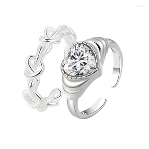 Pierścionki ślubne 2023 Trendy otwarte miedziane skręt miłosne serce biały cyrkon pierścień dla kobiet CZ Stone Indeks Palce miłośnik dar