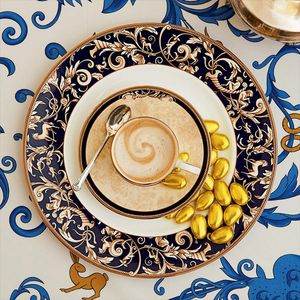 Plates Luxury Birthday Plate Set Pottery Vintage Dinner Full Bone China Round Flower Pratos De Jantar Kitchen Dining ZZ50PZ