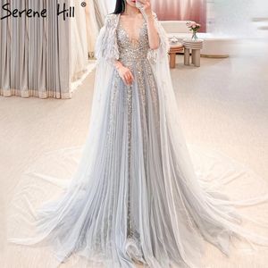 Abiti da festa Serene Hill Luxury Dubai Abiti da sera grigi da sera con scialle a mantella di piume Abiti da cerimonia nuziale arabi dorati da donna lunghi LA70640 230208