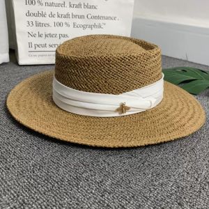 2021 الأزياء المنسوجة قبعة واسعة الحواف قبعة الشمس الصيف النساء النحل قبعة واسعة الوالدين والطفل شقة أعلى قناع المنسوجة قبعات من القش