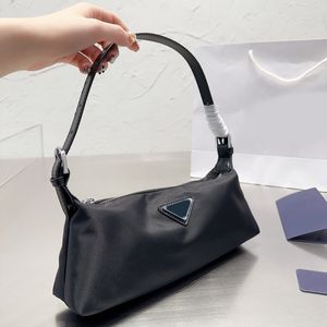 Bolsas de couro axilares 2023 Bolsa de ombro de moda de designer de luxo de luxo de qualidade flap saco de linhas de floagem embrece