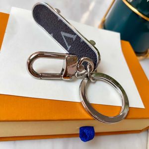 Designers nyckelringar Luxury Designer Brand Key Chain Men bil Keyring Women Buckle KeyChain Väskor Pendant Accessories Gifts