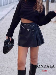 Kvinnors shorts Kondala chic solid Black Women Mini kjolar Y2K Belt Faux Leather Sexy Fashion 2022 High Street Night Club Cool Y2302