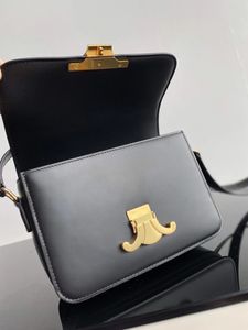 Berömda designerväskor 10A Kvalitet Lady Fashion Handbag Triomphe Delicate Cowhide Shoulder Bag High Sense Messenger Envelope Cross Body Purse Hobos Package