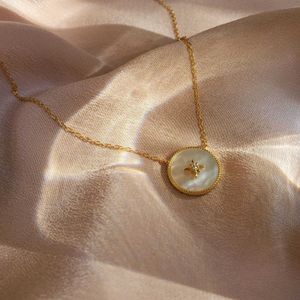 Naszyjniki wisiorek okrągły matka perłowa naturalna skorupa morska wisiorka dla kobiet delikatne złe oko serce choker biżuteria mody 2022 Girls Gift G230206