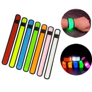 LED lysande armband handledsband party bar atmosf￤r levererar sm￤ll sn￤pparmband