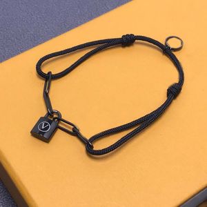 Bracciale di design di lusso da uomo Serrature a corda a mano di moda Bracciali pendenti con maglie a catena nera per gioielli da sposa per feste da donna